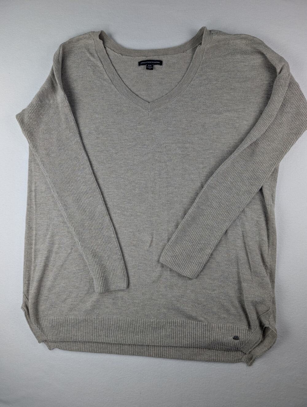American Eagle Outfitters Gray V-Neck Knit Sweater Women’s M